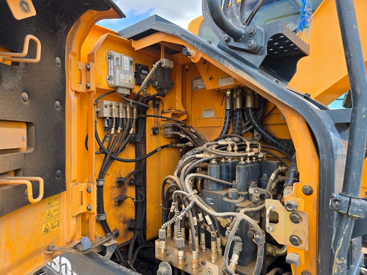 2019-hyundai-hx130-lcr-image-70