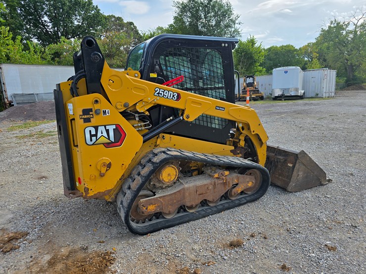 2020-caterpillar-259d3-image-23