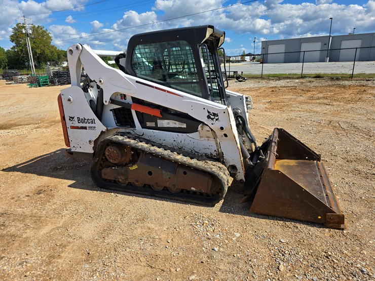 2013-bobcat-t590-image-21