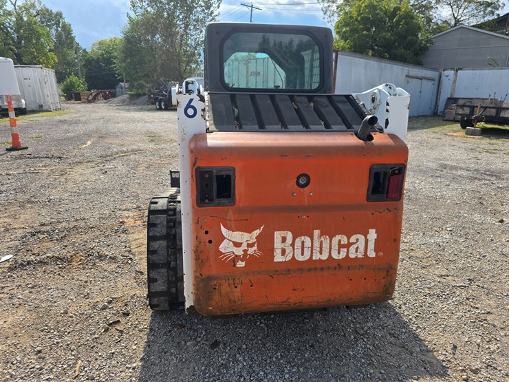 2012-bobcat-t180-image-14