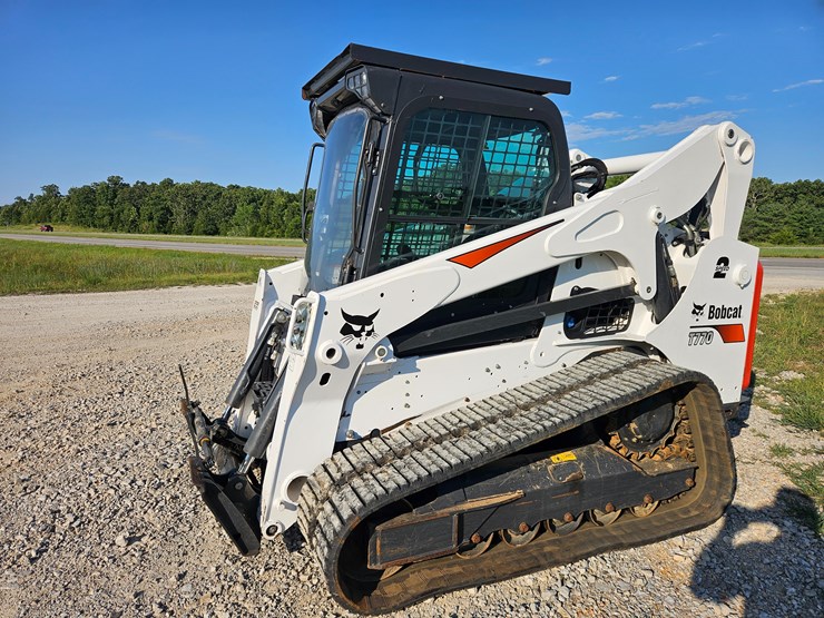 2022-bobcat-t770-image-3