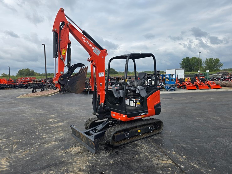2023-kubota-kx030-4-image-3
