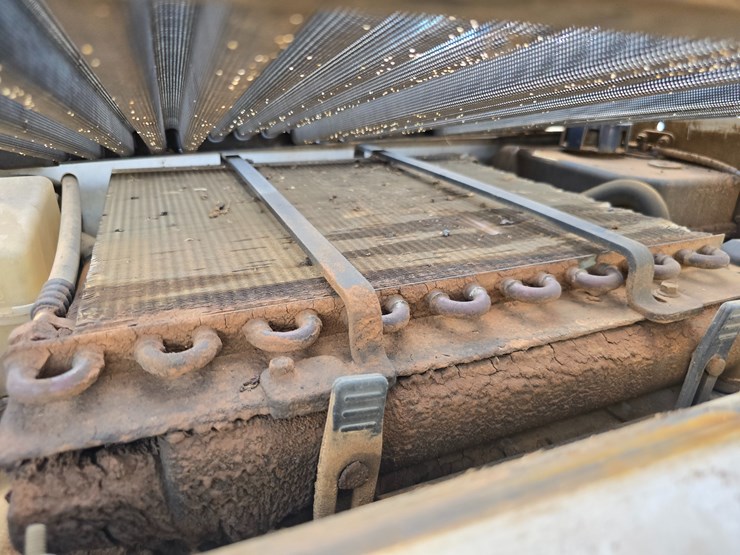 2013-bobcat-t590-image-52