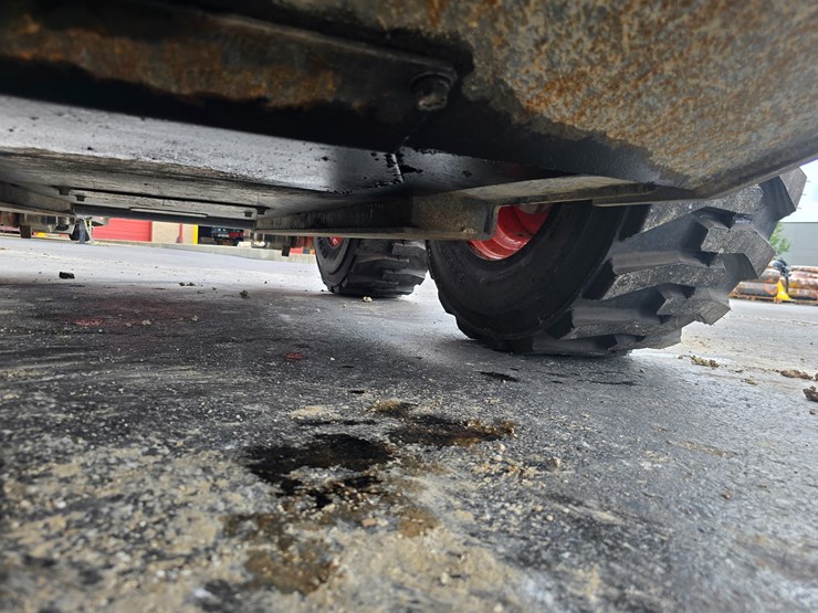 2019-kubota-ssv75-image-49