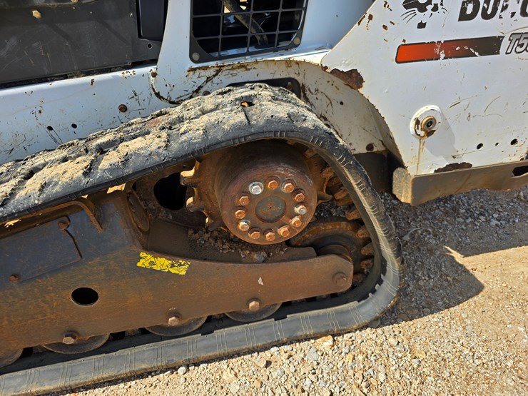 2013-bobcat-t590-image-36