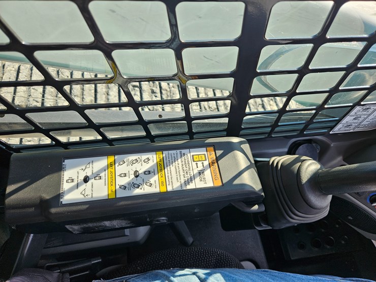 2022-bobcat-t770-image-49