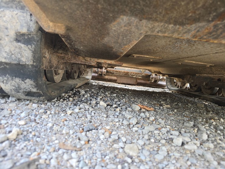 2012-bobcat-t180-image-46