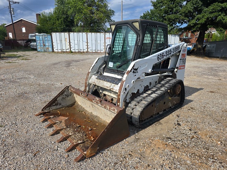 2012-bobcat-t180-image-2