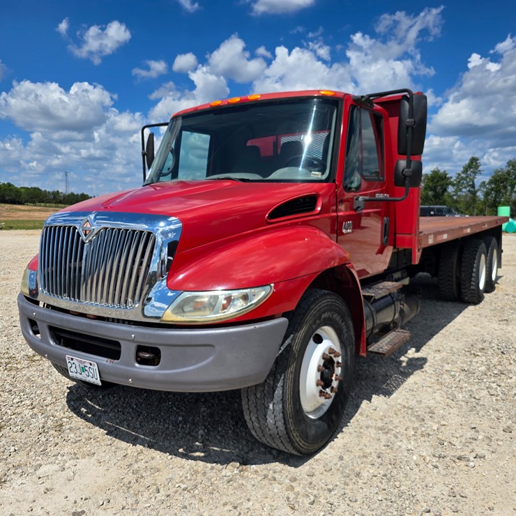 2003 INTERNATIONAL DURASTAR 4400