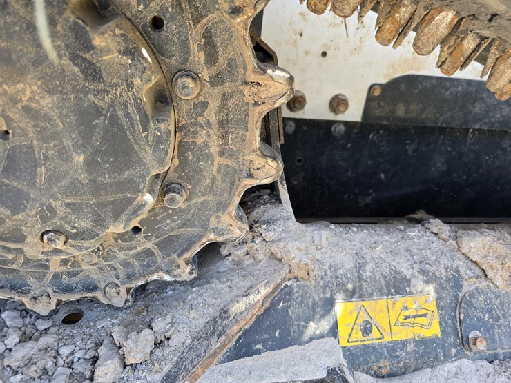 2024-bobcat-t770-image-43