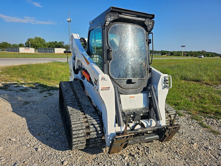 2022-bobcat-t770-image-21