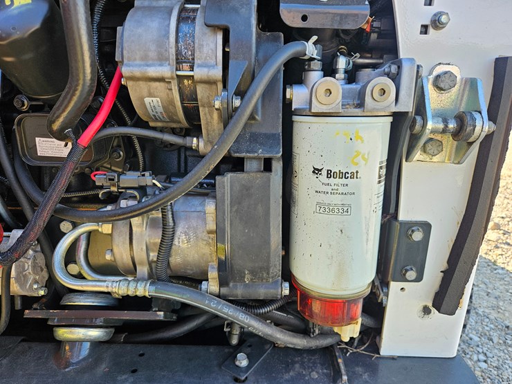 2022-bobcat-t770-image-28