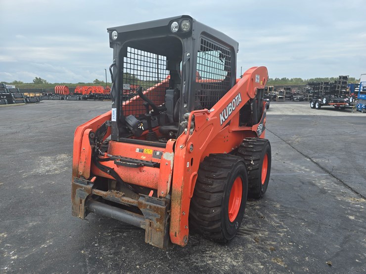 2019-kubota-ssv75-image-1