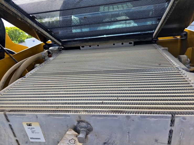 2020-caterpillar-259d3-image-69