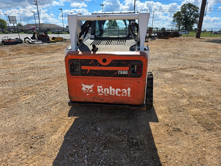 2013-bobcat-t590-image-14