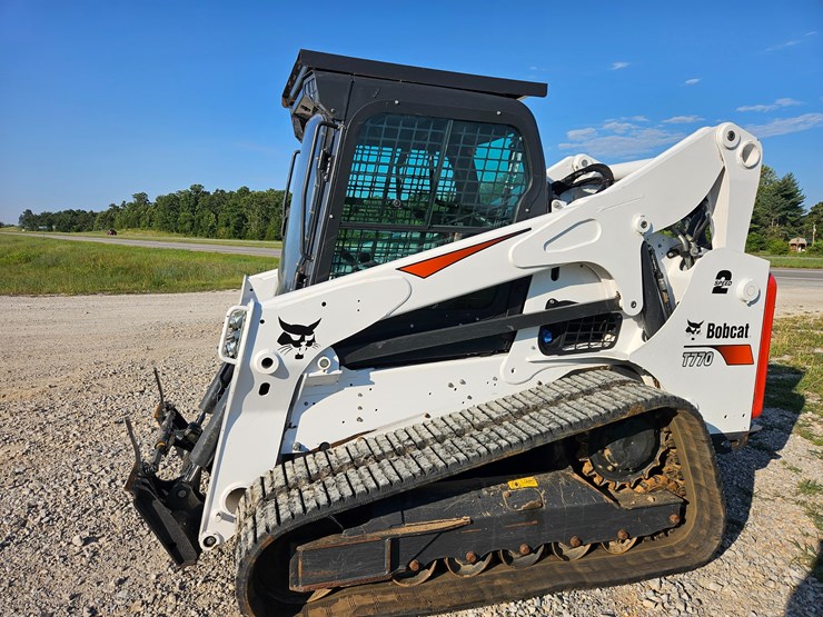 2022-bobcat-t770-image-4