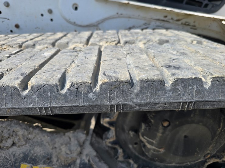 2024-bobcat-t770-image-49