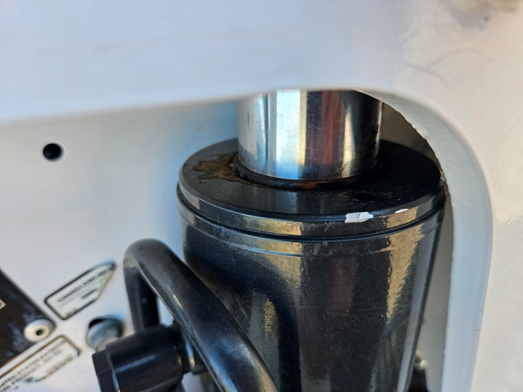 2022-bobcat-t770-image-78