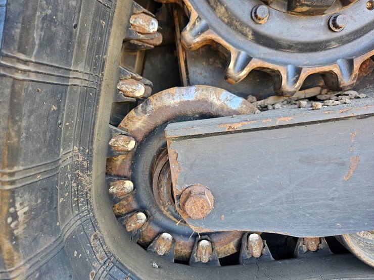 2022-bobcat-t770-image-73