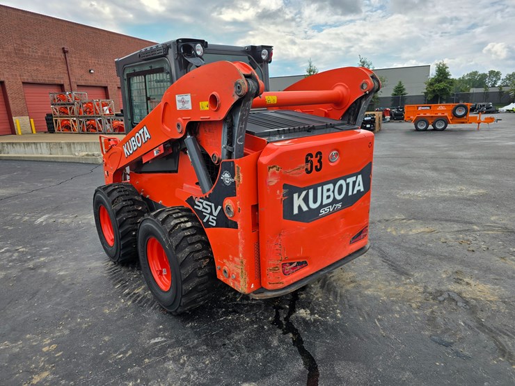 2019-kubota-ssv75-image-9