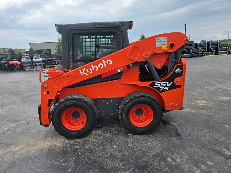 2023-kubota-ssv75-image-6