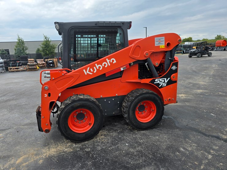 2023-kubota-ssv75-image-5