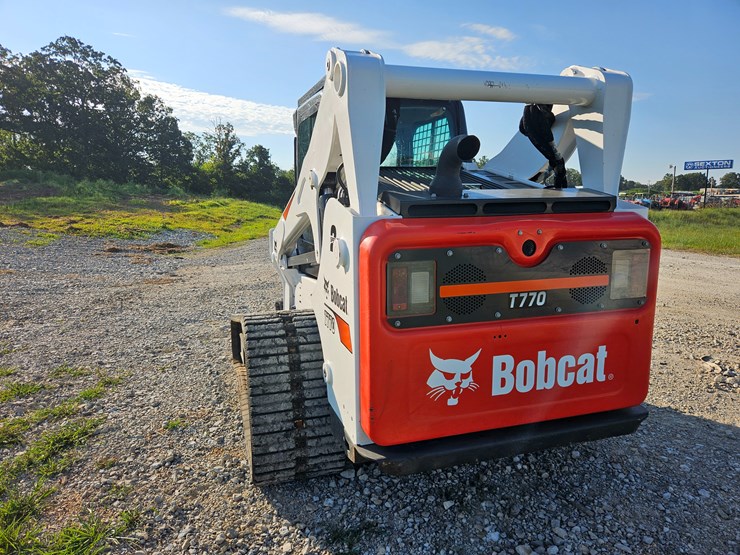 2022-bobcat-t770-image-10