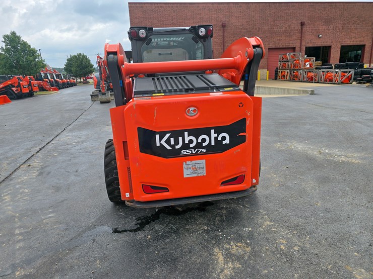 2023-kubota-ssv75-image-14