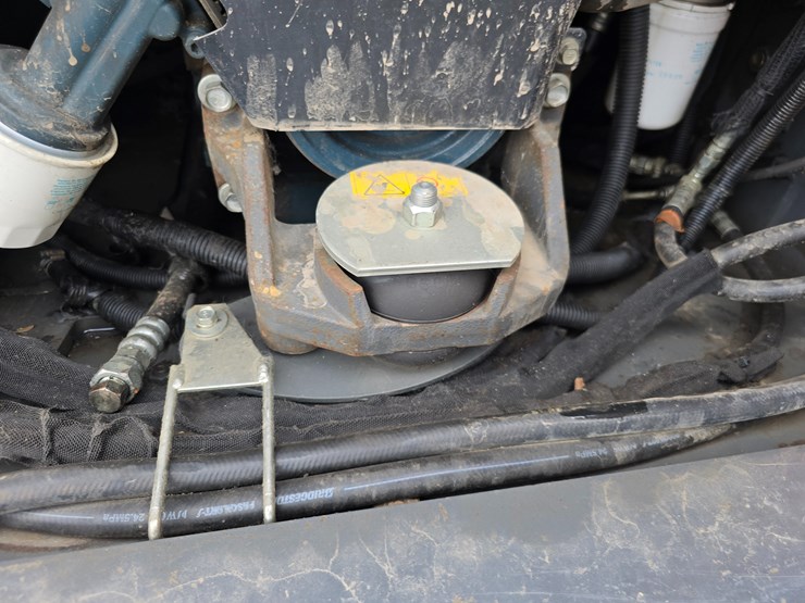 2019-kubota-ssv75-image-45