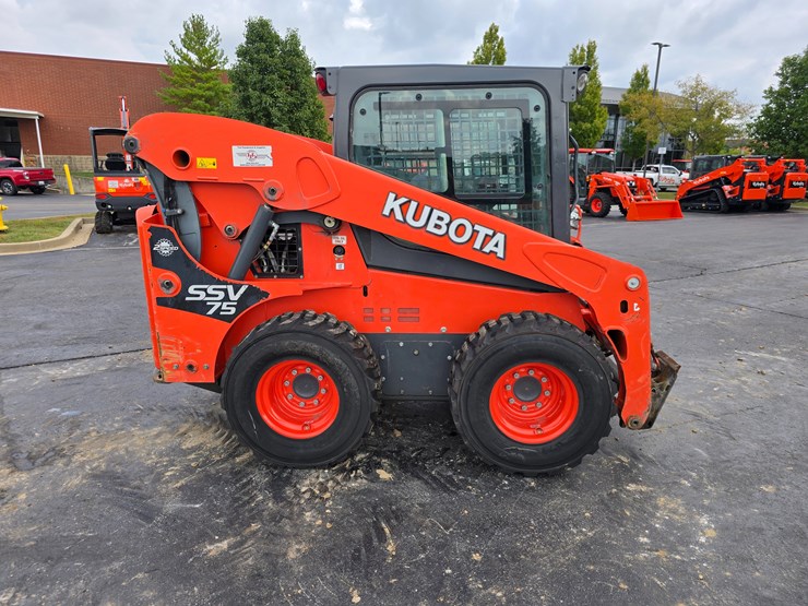 2019-kubota-ssv75-image-16