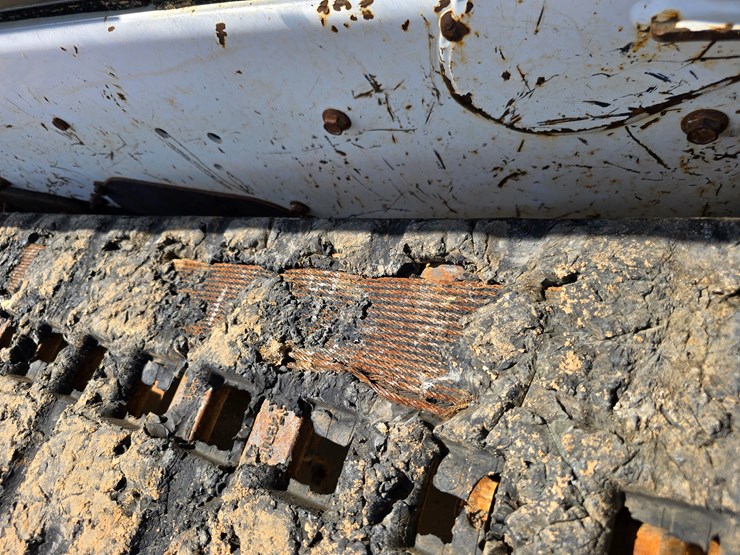 2013-bobcat-t590-image-38