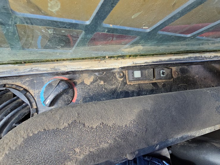 caterpillar-236-image-22