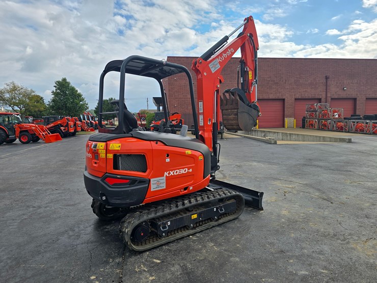 2023-kubota-kx030-4-image-14