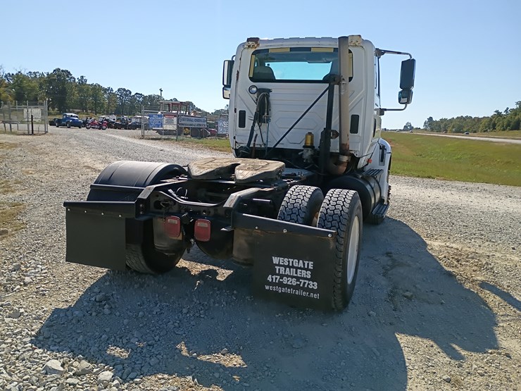 2005-international-8600-image-9