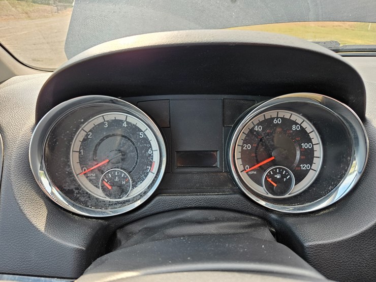 2014-dodge-grand-caravan-image-41