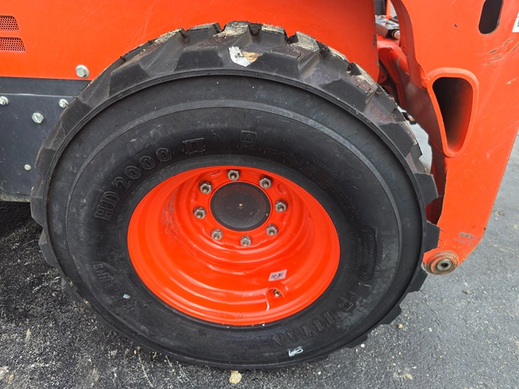 2019-kubota-ssv75-image-29