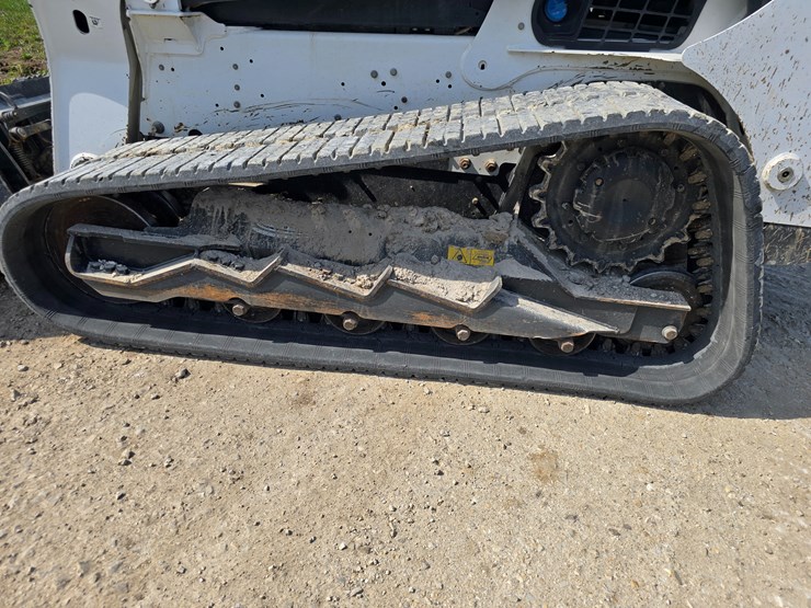 2024-bobcat-t770-image-48