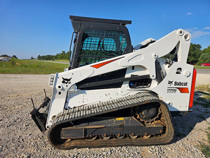 2022-bobcat-t770-image-5