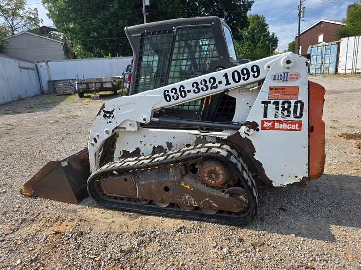 2012-bobcat-t180-image-8