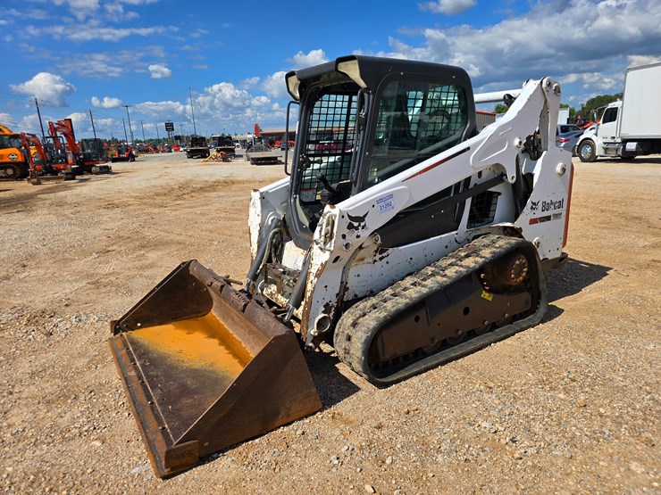 2013-bobcat-t590-image-3