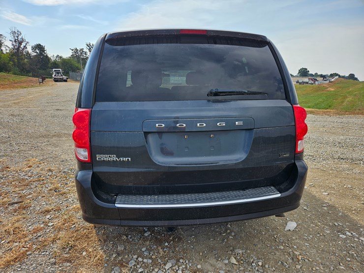 2014-dodge-grand-caravan-image-12