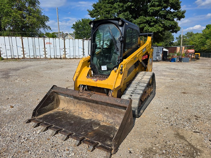 2020-caterpillar-259d3-image-75