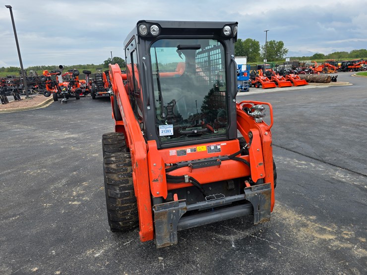 2023-kubota-ssv75-image-31