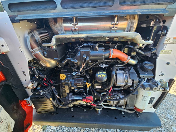 2022-bobcat-t770-image-24