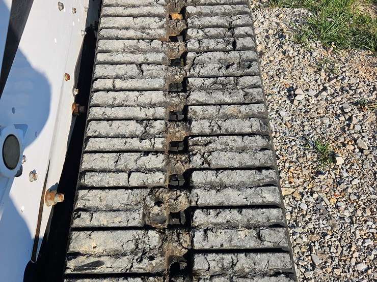 2022-bobcat-t770-image-67