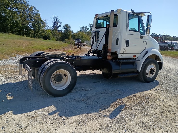 2005-international-8600-image-11