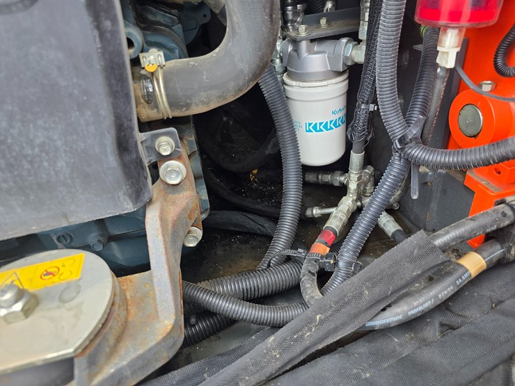 2019-kubota-ssv75-image-46