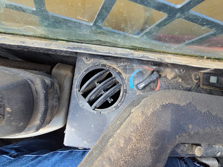 caterpillar-236-image-21