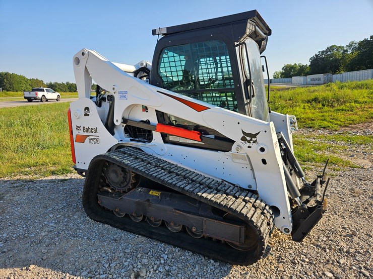 2022-bobcat-t770-image-18