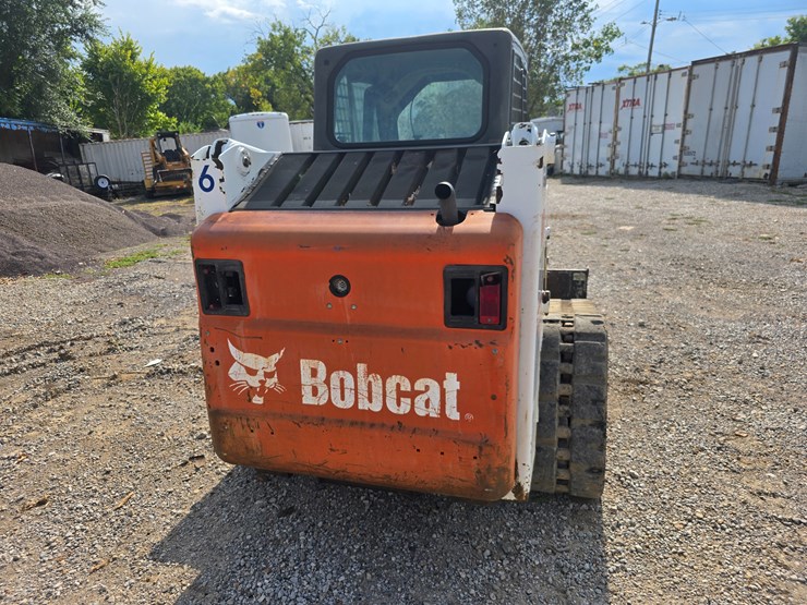 2012-bobcat-t180-image-15